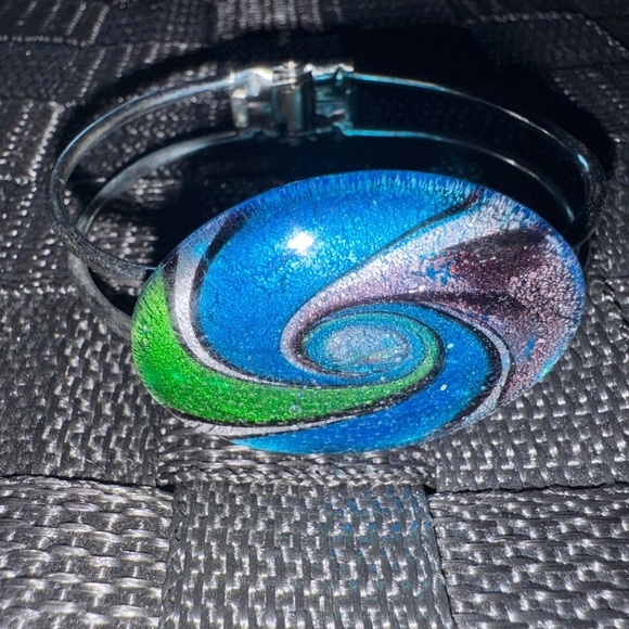 Blue and Green Swirl Bracelet - Picture 4 of 5